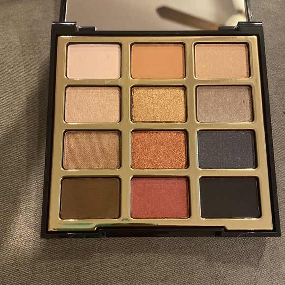 Milani bold obsessions palette - Picture 4 of 4